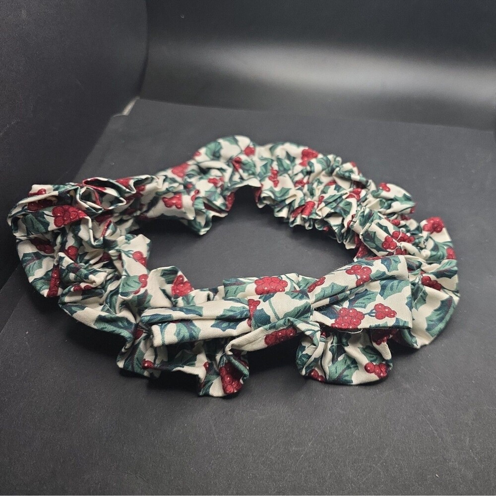 Longaberger Basket Garter Stretches 18 To 30 Inches Bow On Front Holly Berry ...